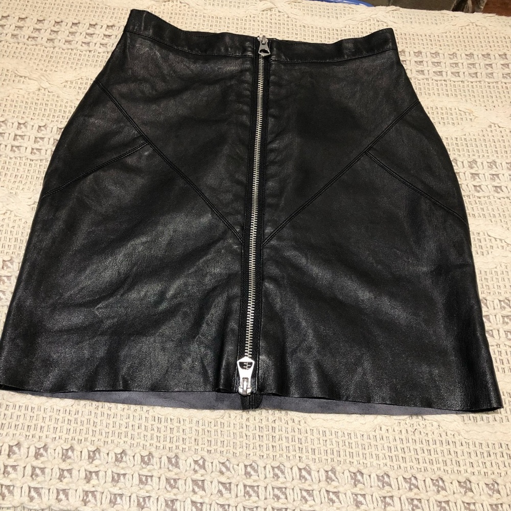 H&M faux leather mini skirt, full zipper size 4